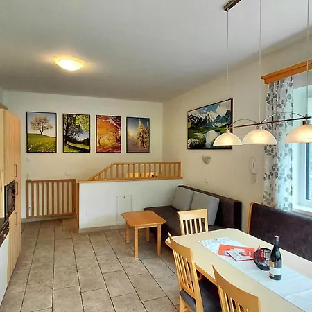 Haus Lienbacher דירה *